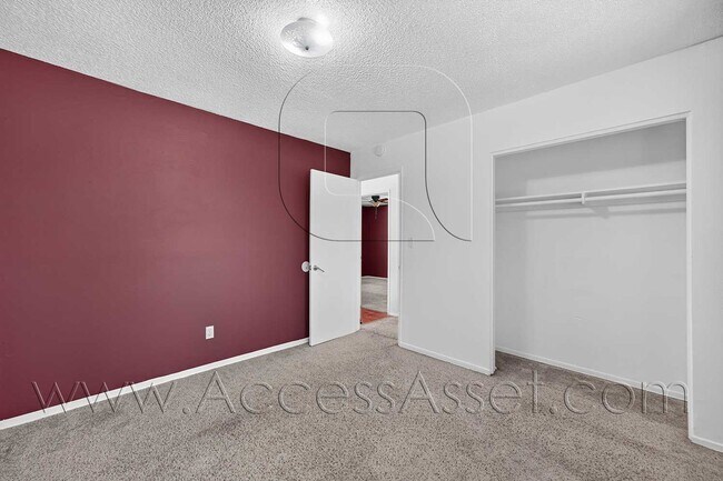 Building Photo - Charming 4 Bedroom Home with Private Yard & Garage Parking