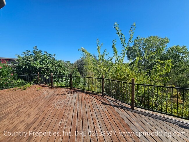 Building Photo - 1225 River Ridge Dr