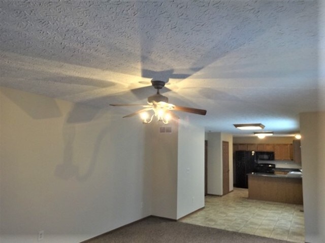Building Photo - 3725 Lake Mead Dr