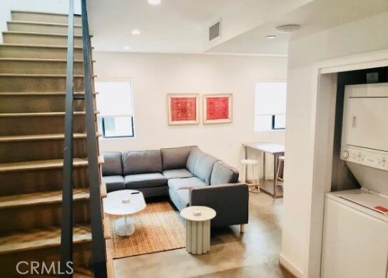 Building Photo - 2301 Cloverdale Ave