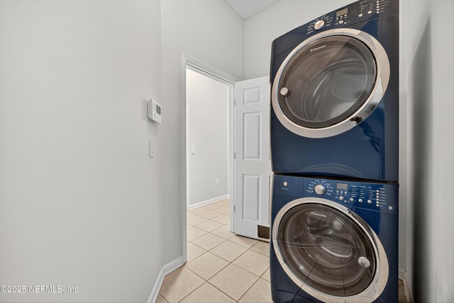 Building Photo - 7067 Deer Lodge Cir