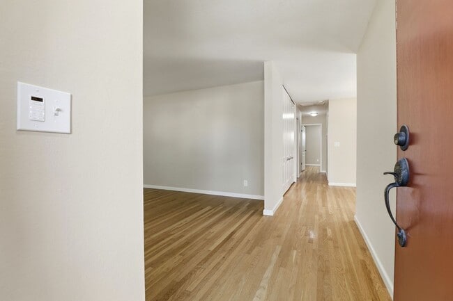 Building Photo - Wow! What a Great Home! Available Now!