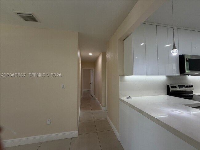 Building Photo - 9016 NW 35th Ct