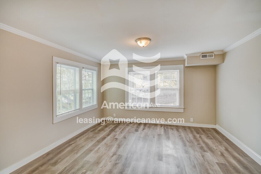 Building Photo - 7206 4th Ave S