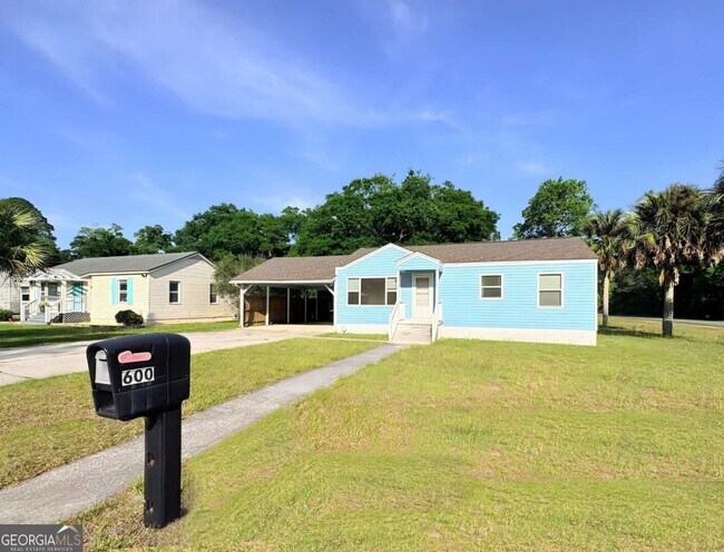 Building Photo - 600 Margaret St