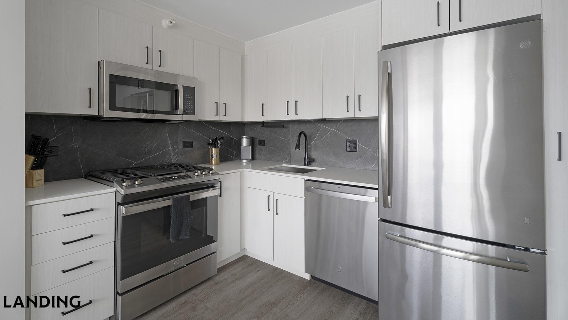 Building Photo - 1922 W Ogden Ave