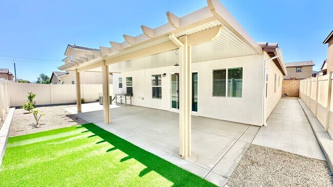 Building Photo - Beautiful Brand New Construction Single St...