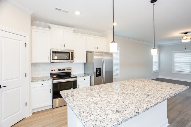 Building Photo - 124 Brixham Lp