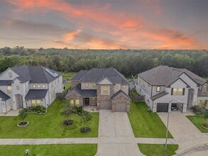 Building Photo - 5010 Aspen Rd