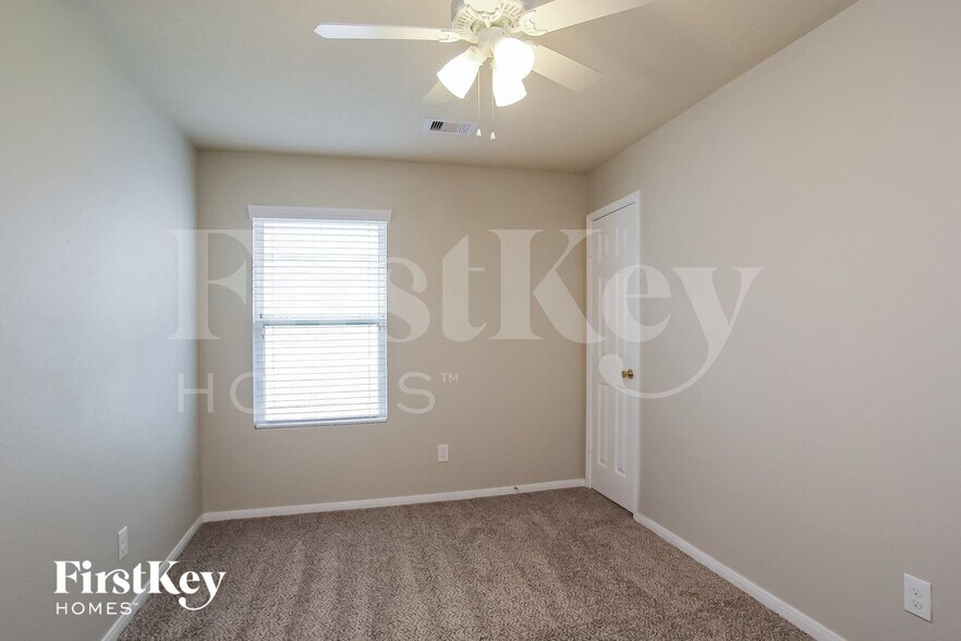 Building Photo - 16810 Blackberry Lily Ln