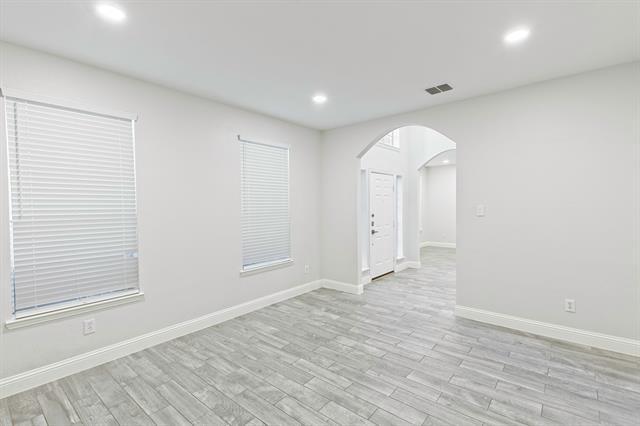 Building Photo - 9900 Presthope Dr