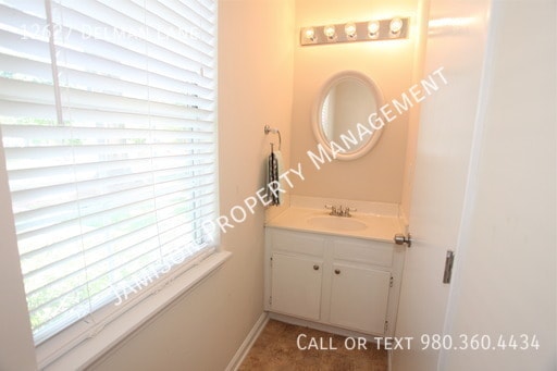 Building Photo - 12627 Delman Ln