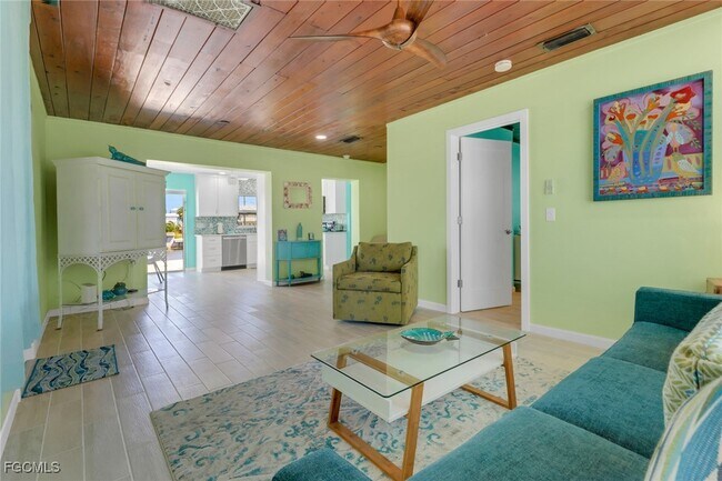 Building Photo - 2567 Cay Cove