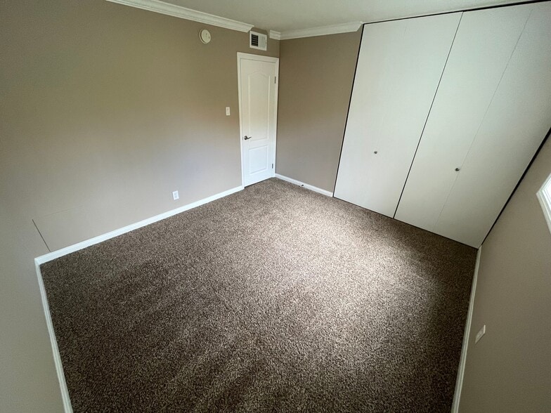 Building Photo - 344 S Arroyo Dr