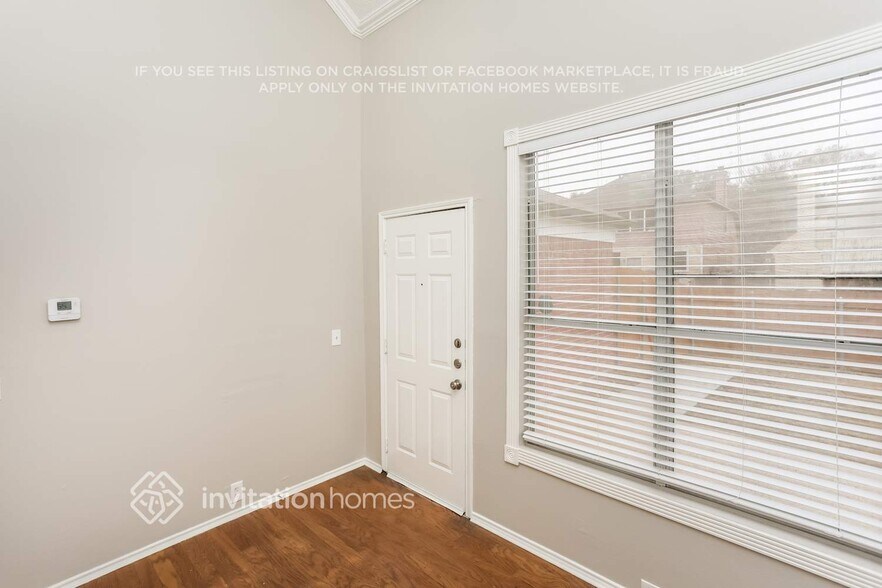 Building Photo - 846 San Jacinto Dr