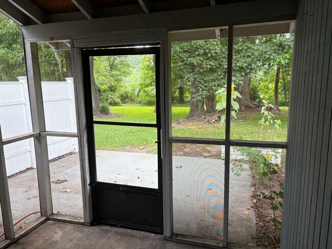 Building Photo - 108 Beaver Pond Loop