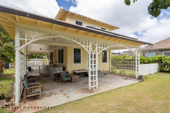 Building Photo - 218 Paiko Dr