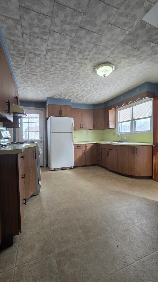 Building Photo - 119 Lincoln Ave