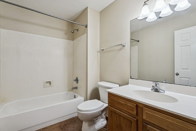 Building Photo - 3BR/2.5BA Townhome — Garage + Backyard — Great Schools