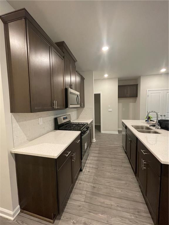 Building Photo - 1412 Villageside Ct