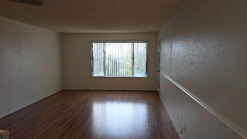 Building Photo - 5990 Dandridge Ln