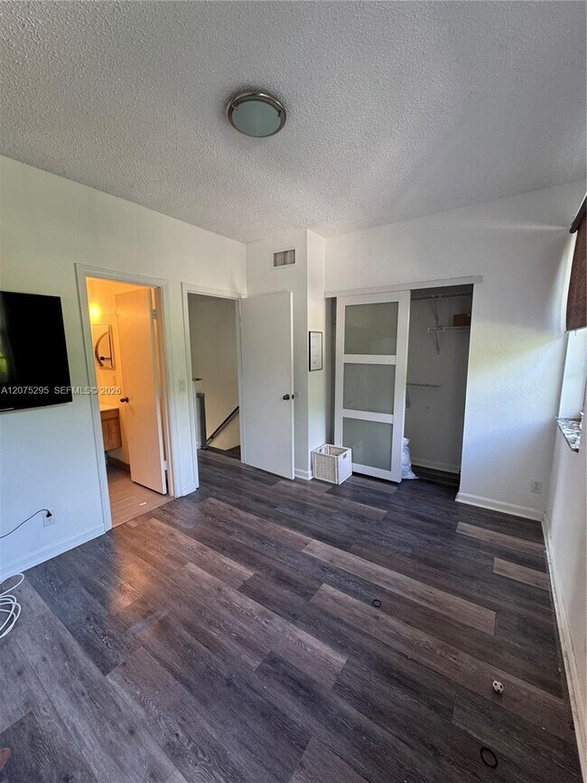 Building Photo - 8207 San Carlos Cir