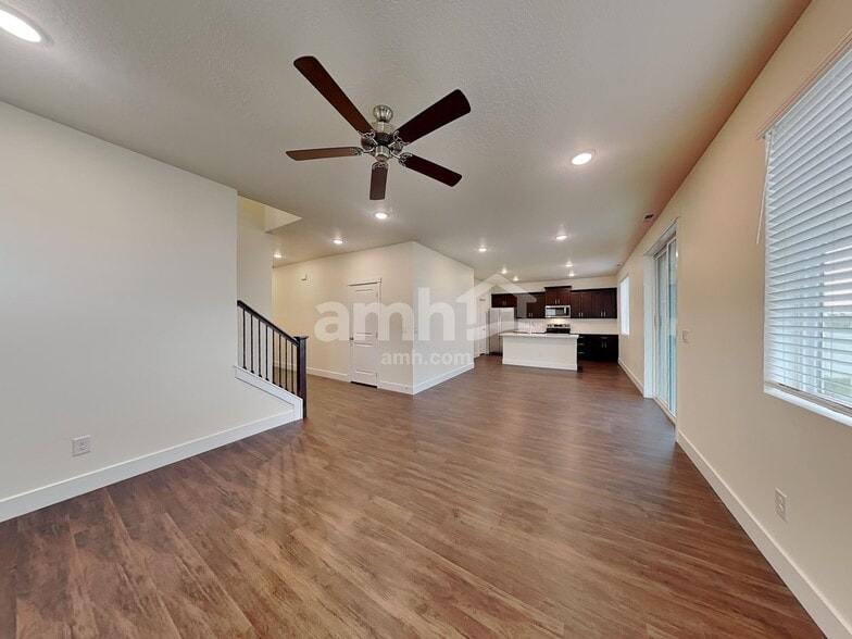 Building Photo - 3112 N Vigo Ave