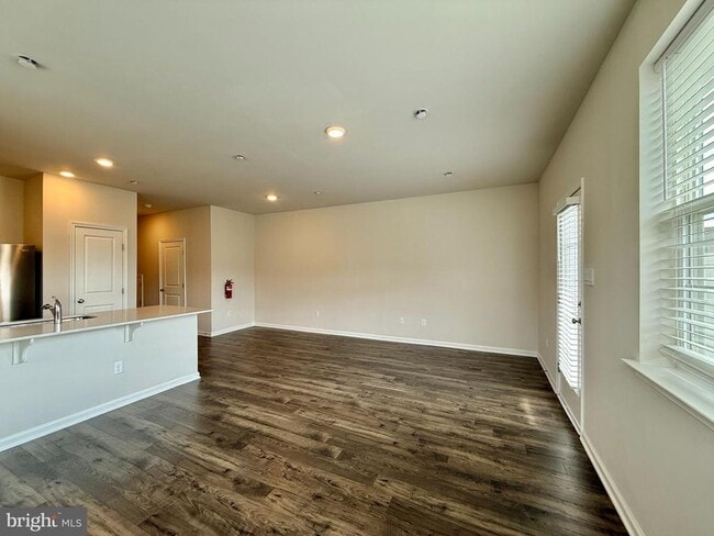 Building Photo - 200 Mazzeo Dr