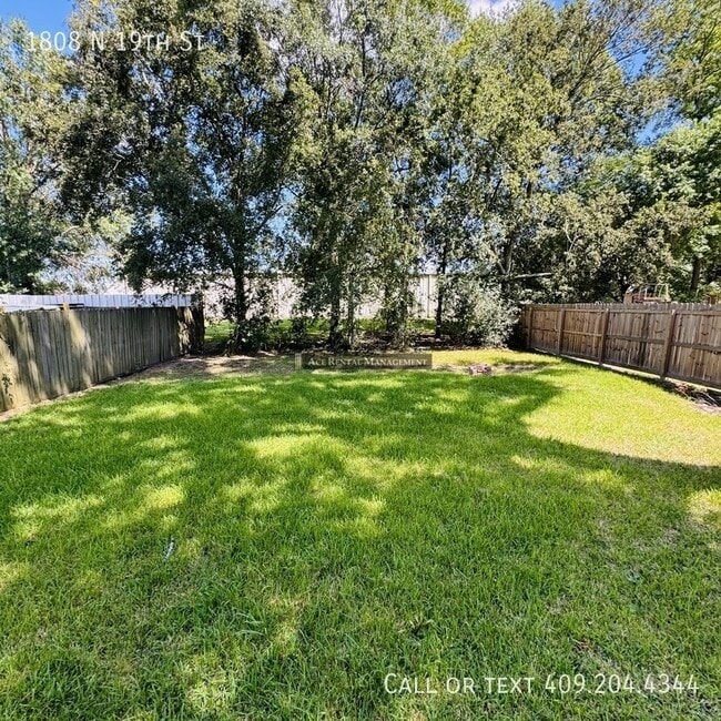 Building Photo - 1808 N 19th St