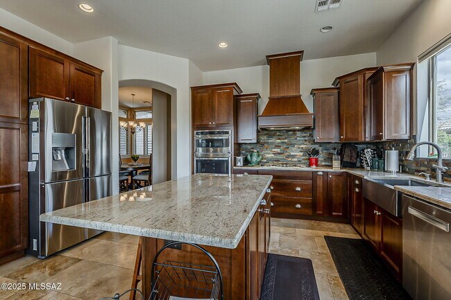 Building Photo - 65473 E Rose Ridge Dr