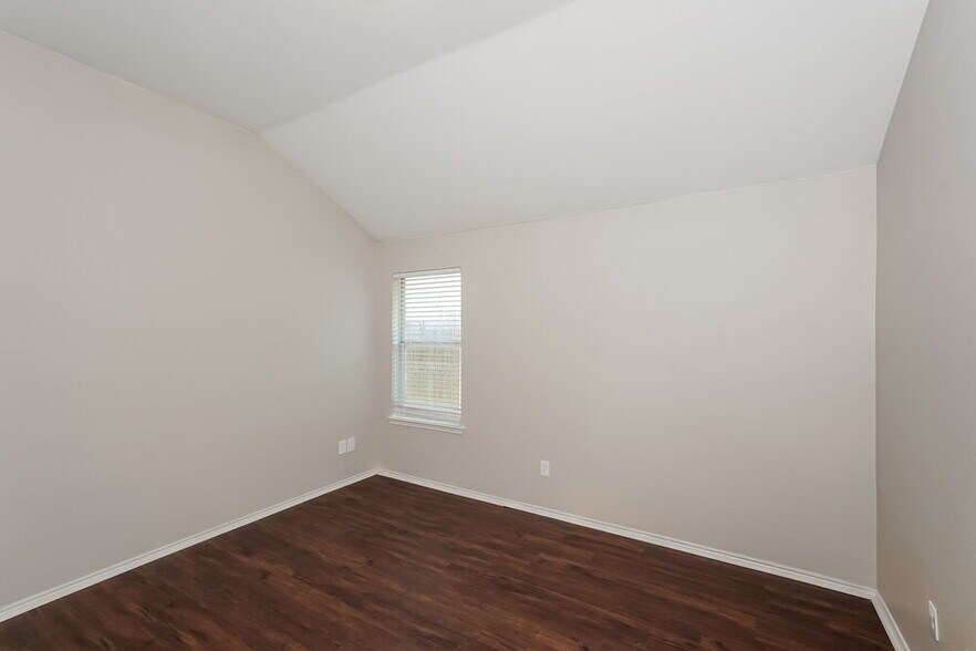 Building Photo - 7617 Rainbow Creek Dr