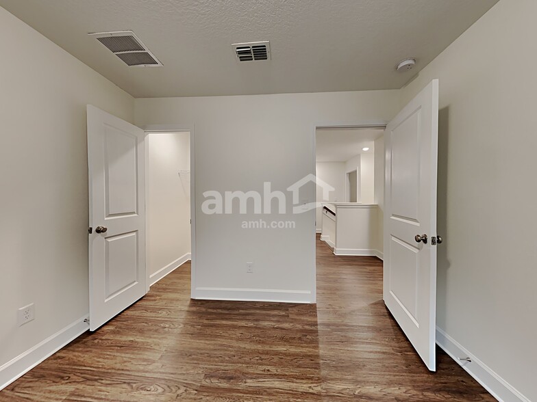 Building Photo - 2849 Calebs Cove Way