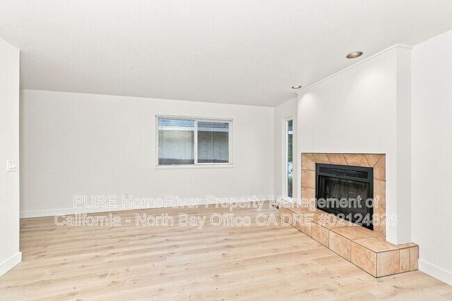 Building Photo - 5925 Montecito Blvd