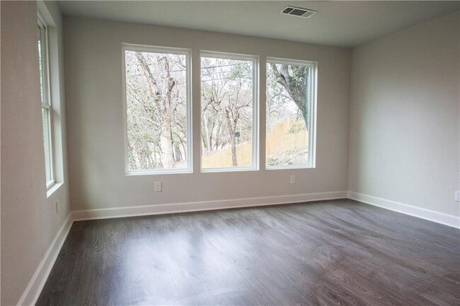 Building Photo - 409 Dove Haven Dr