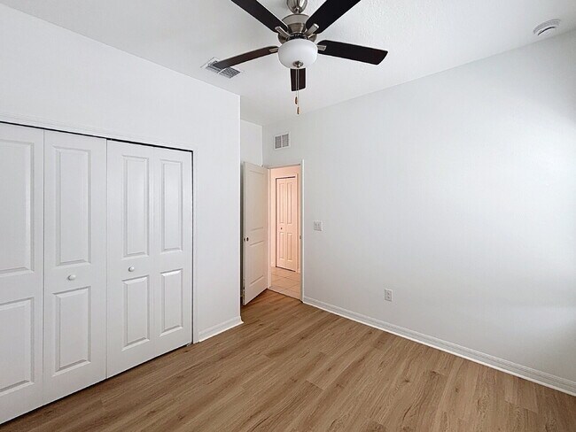 Building Photo - 822 Tennyson Mill Cir