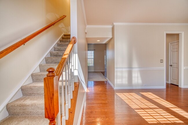 Building Photo - Incredible Home In Gated Community/Simpsonville