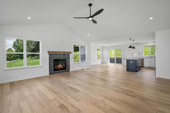 Building Photo - 3038 Boschertown Rd