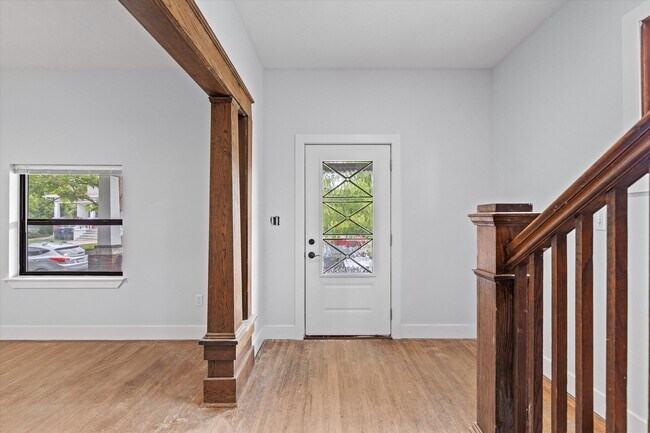 Building Photo - 403 N 9th St