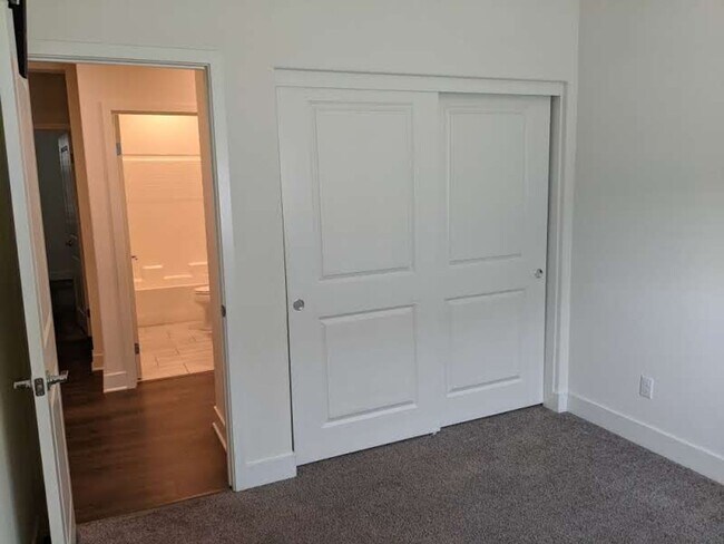 Building Photo - ELLINGTON WAY CHINO HILLS, 91709  (4 BED / 3 BATH)