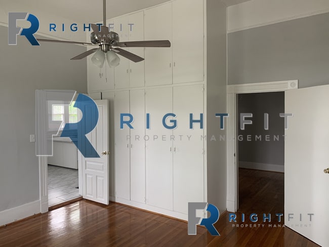 Building Photo - Charming historical home