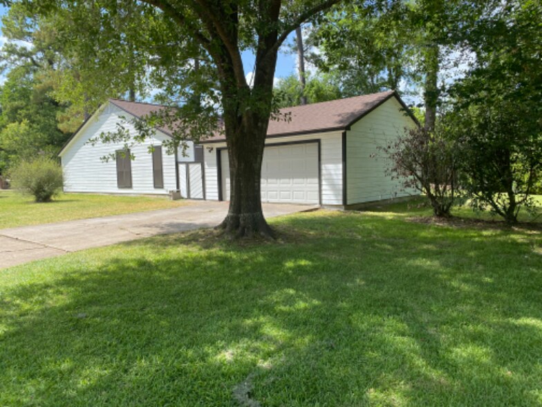 Building Photo - 17302 Broken Back Dr