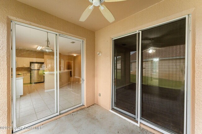 Building Photo - 1774 Sun Gazer Dr