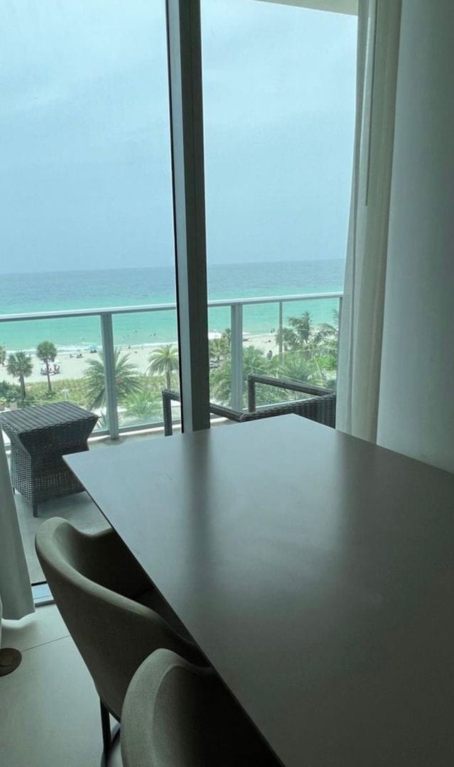 Building Photo - Seasonal Rental – Stunning Corner 1Bed/1Bath Unit with Breathtaking Ocean and Beach Views