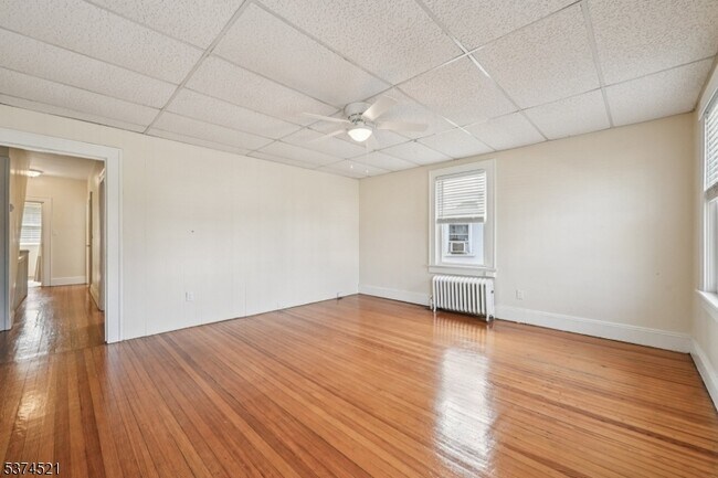 Building Photo - 215 Speedwell Ave