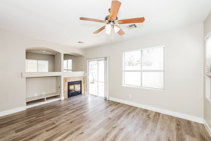 Building Photo - 892 Shining Rose Pl