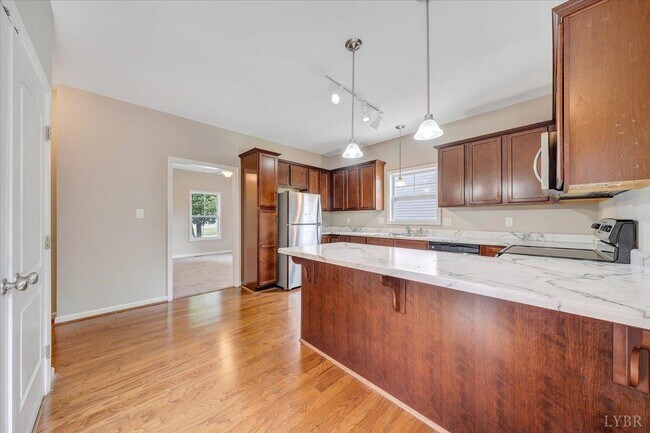 Building Photo - 109 Red Maple Ct