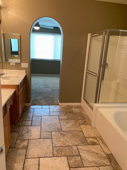 Building Photo - 84126 Canzone Dr