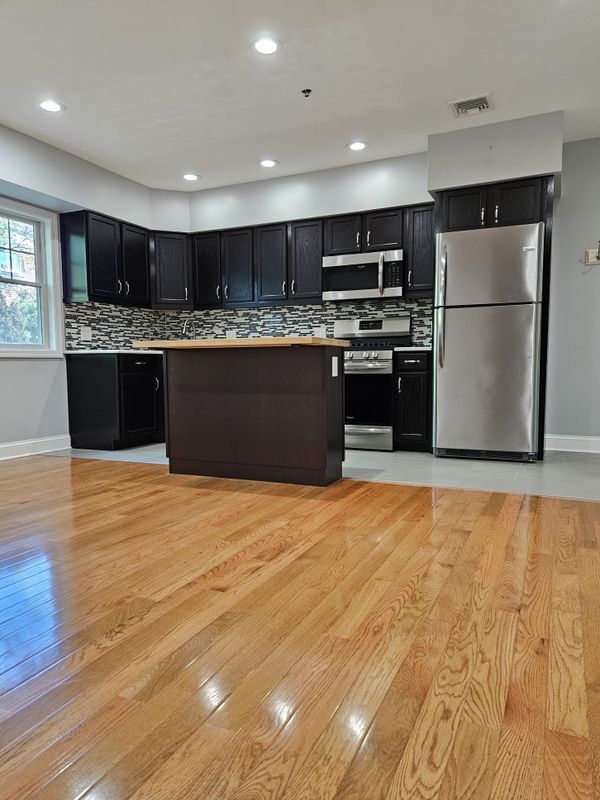 Building Photo - 93 Hempstead Ave