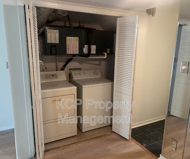 Building Photo - 2820 S O St