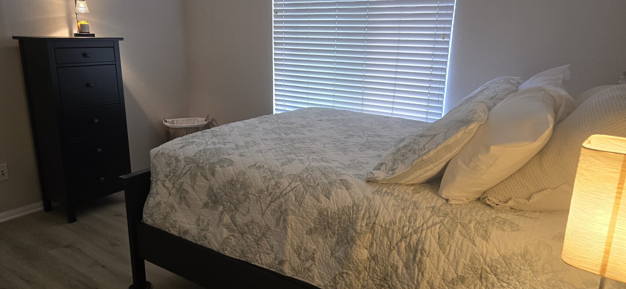 Building Photo - 395 Plaza Calimar